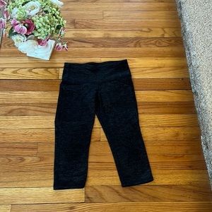 Athleta XXS Dark Heather Grey‎ Crop Pants EUC - 16 inch Inseam 💜